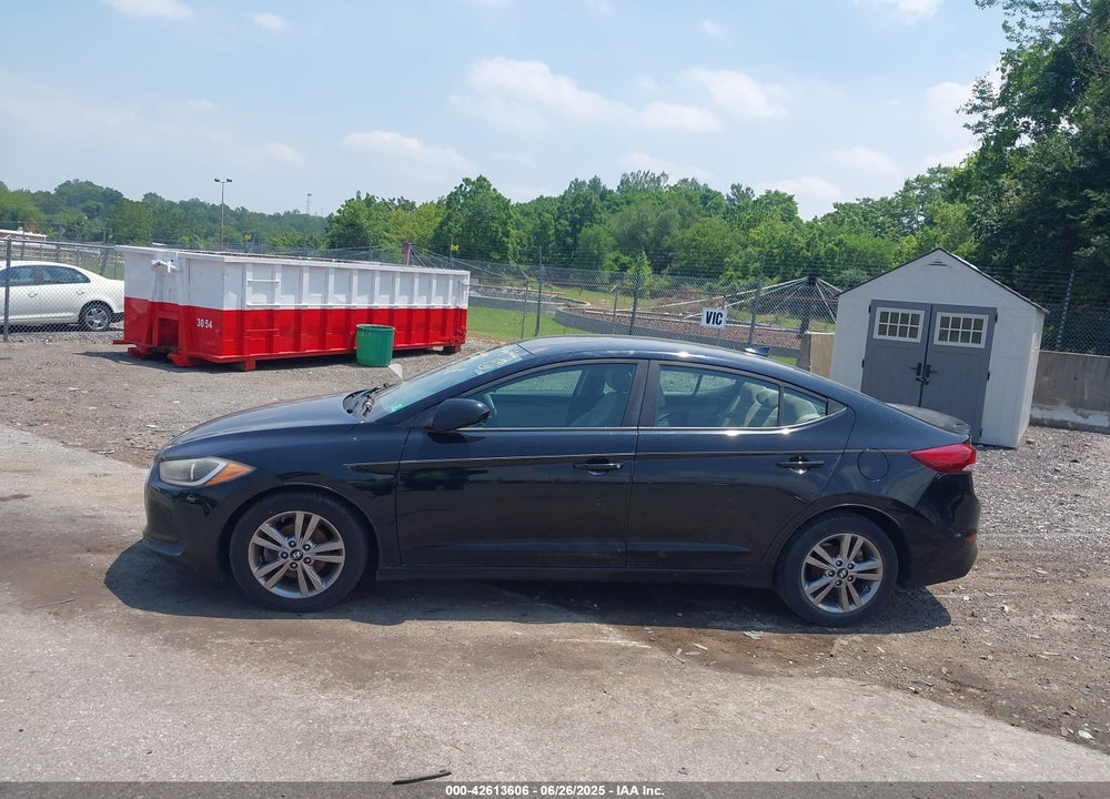 2017 HYUNDAI ELANTRA VIN: KMHD84LF7HU076817