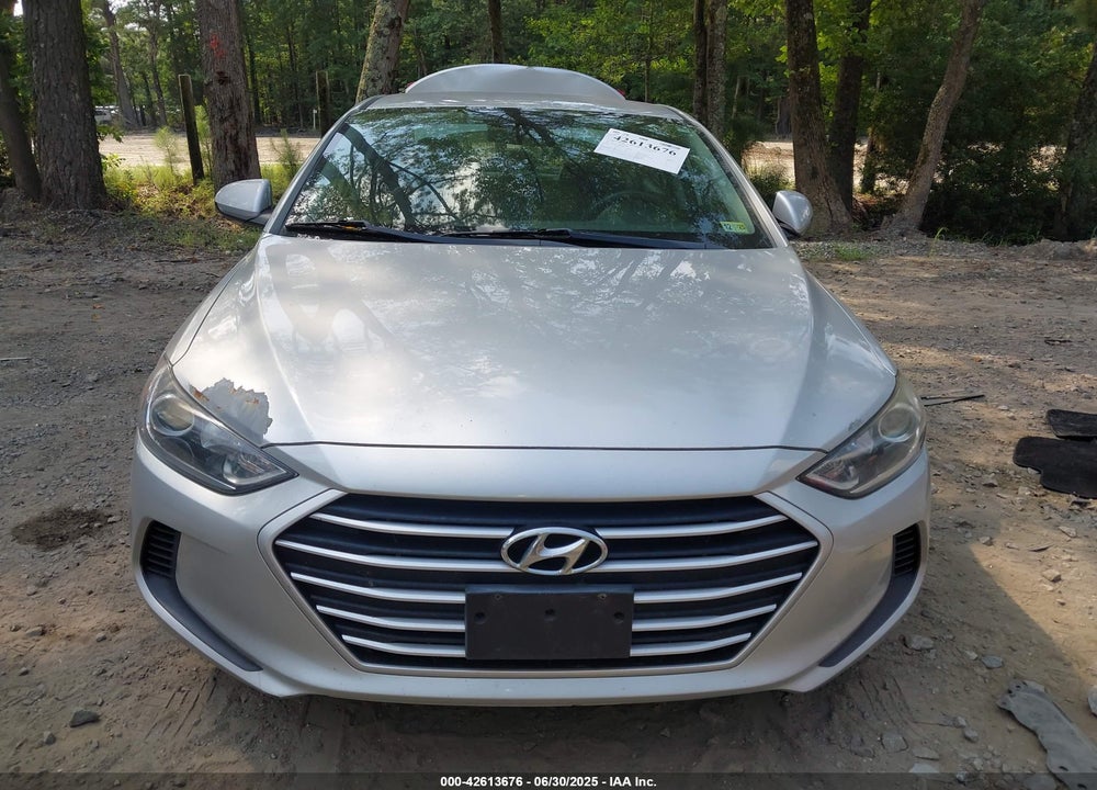 2017 HYUNDAI ELANTRA VIN: 5NPD74LF5HH208104