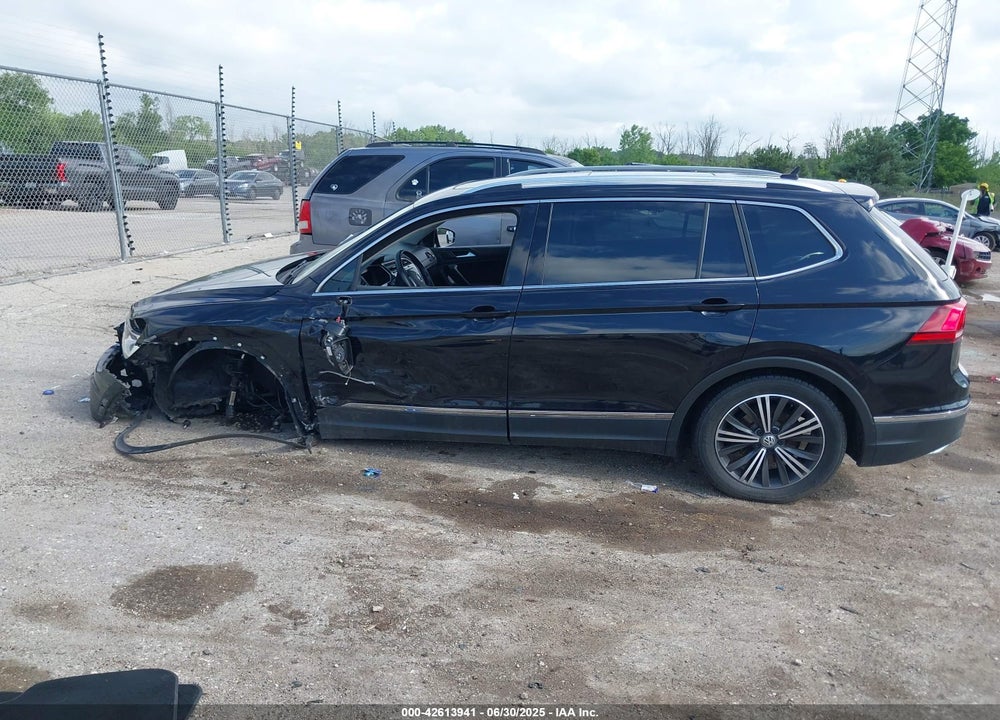 2019 VOLKSWAGEN TIGUAN VIN: 3VV2B7AX0KM012089