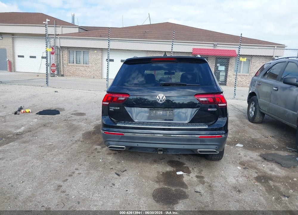 2019 VOLKSWAGEN TIGUAN VIN: 3VV2B7AX0KM012089