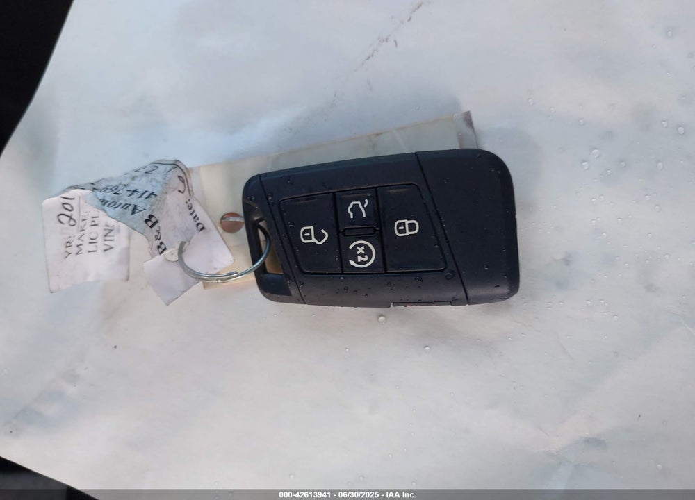 2019 VOLKSWAGEN TIGUAN VIN: 3VV2B7AX0KM012089