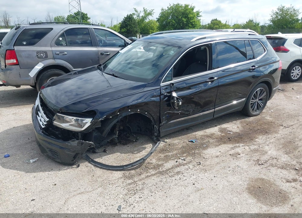 2019 VOLKSWAGEN TIGUAN VIN: 3VV2B7AX0KM012089