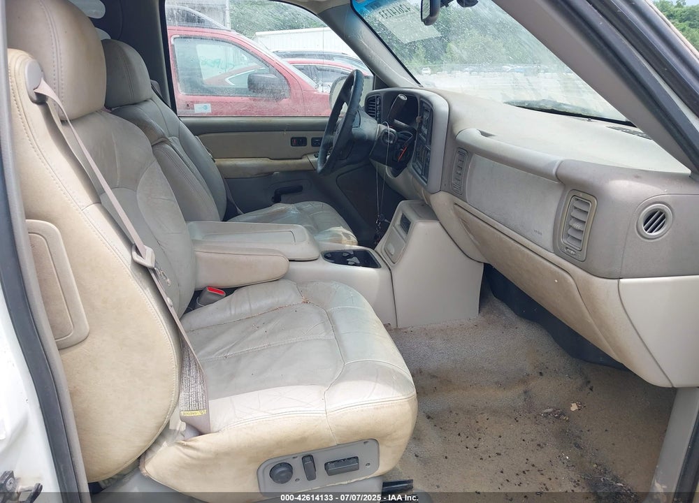 2001 CHEVROLET SUBURBAN 2500 LT VIN: 3GNGK26U31G109040