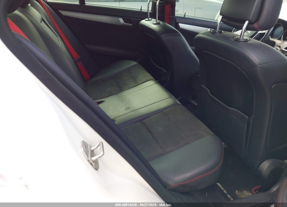 2013 MERCEDES-BENZ C VIN: WDDGF4HB8DR268179