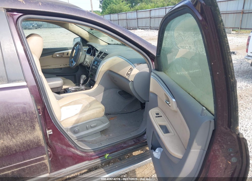 2009 CHEVROLET TRAVERSE LT VIN: 1GNEV23D09S135733
