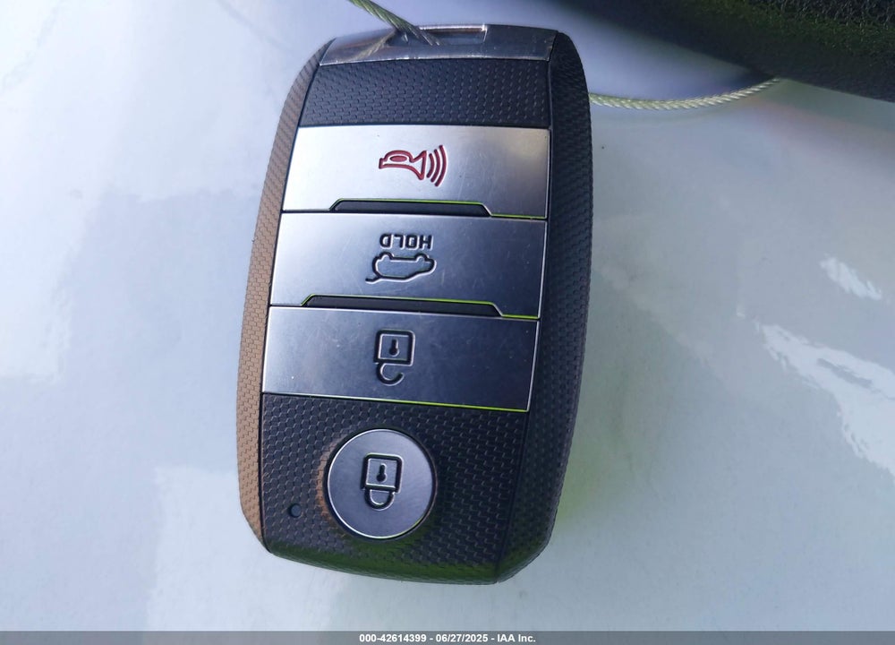 2017 KIA NIRO LX VIN: KNDCB3LC2H5104079
