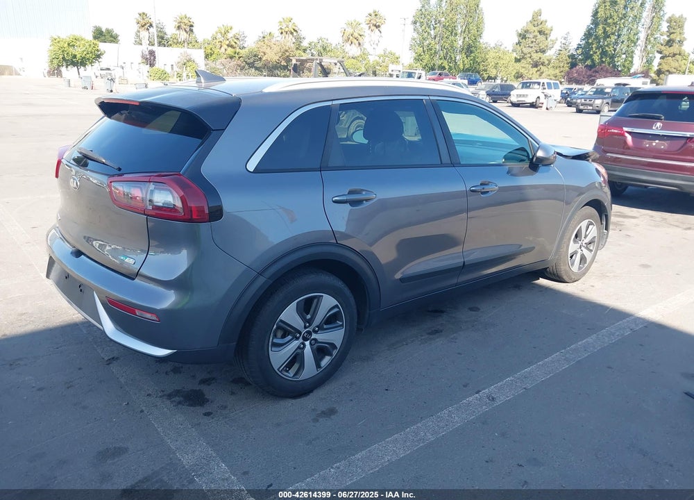 2017 KIA NIRO LX VIN: KNDCB3LC2H5104079