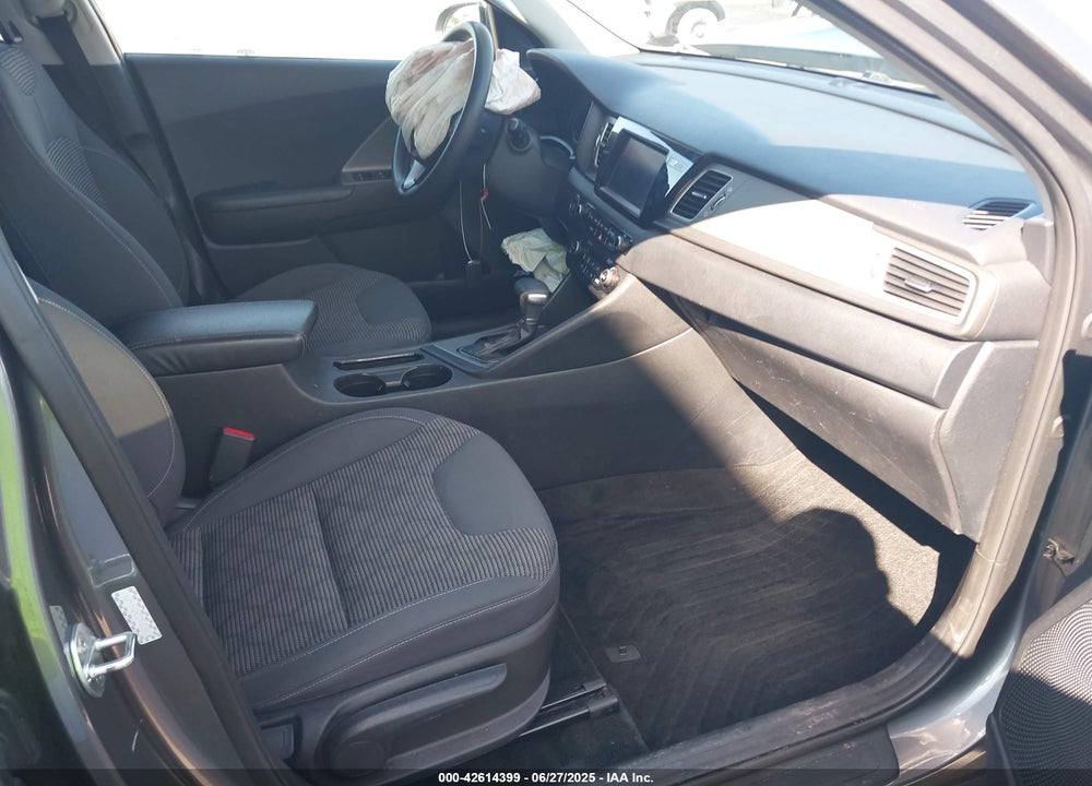 2017 KIA NIRO LX VIN: KNDCB3LC2H5104079