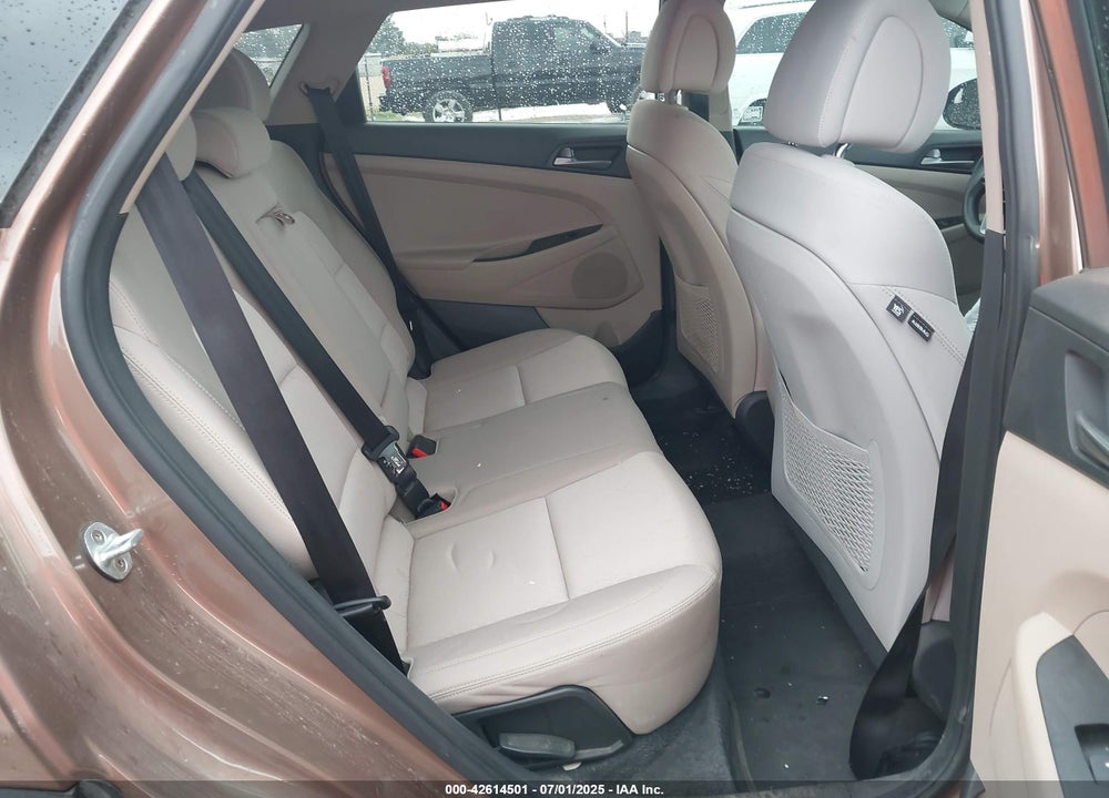 2017 HYUNDAI TUCSON VIN: KM8J33A47HU519609