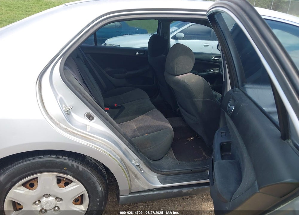 2005 HONDA ACCORD 2.4 LX VIN: 1HGCM56445A075716