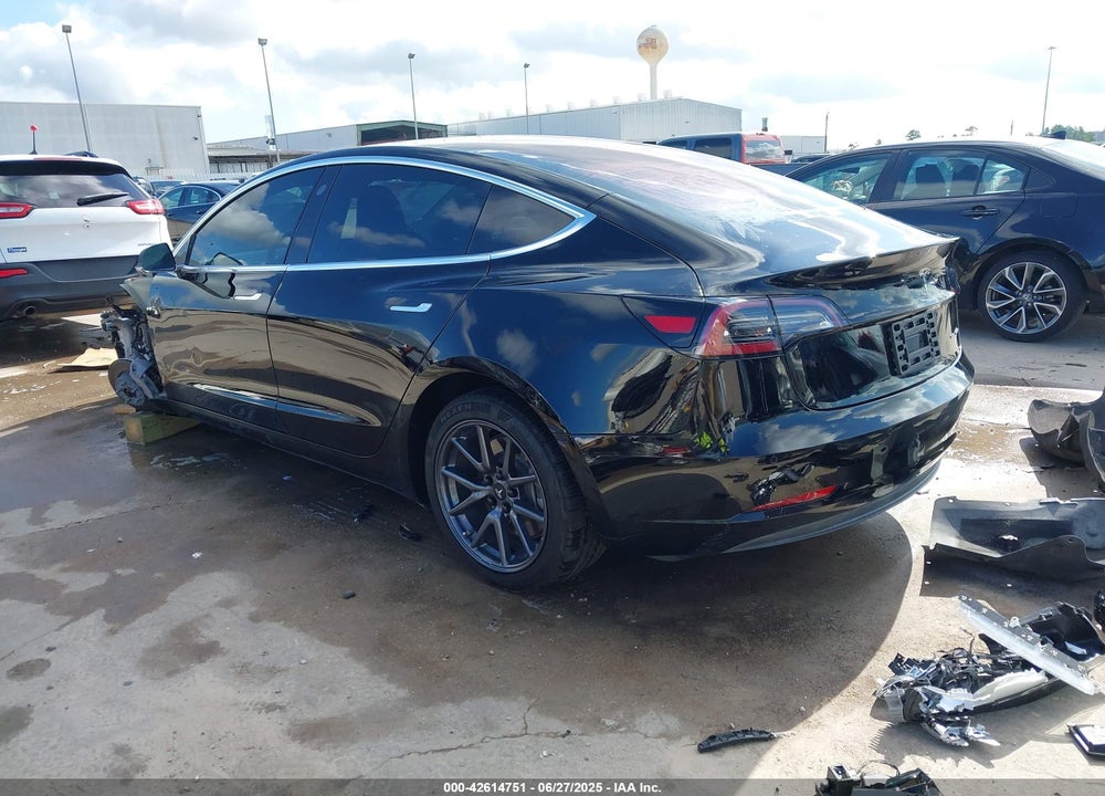 2018 TESLA MODEL 3 VIN: 5YJ3E1EB2JF118956