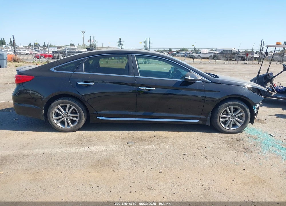 2015 HYUNDAI SONATA VIN: 5NPE34AF8FH165281