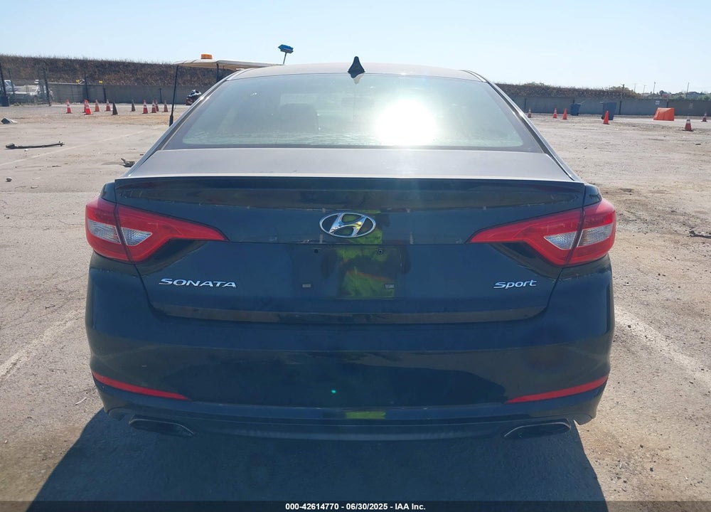 2015 HYUNDAI SONATA VIN: 5NPE34AF8FH165281