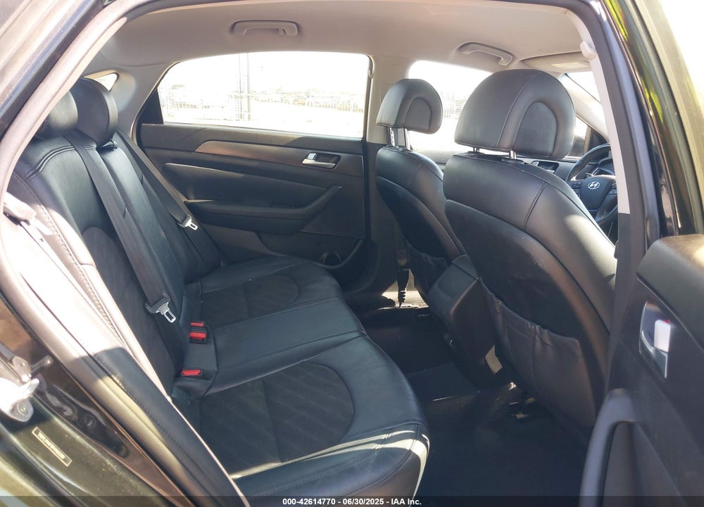 2015 HYUNDAI SONATA VIN: 5NPE34AF8FH165281