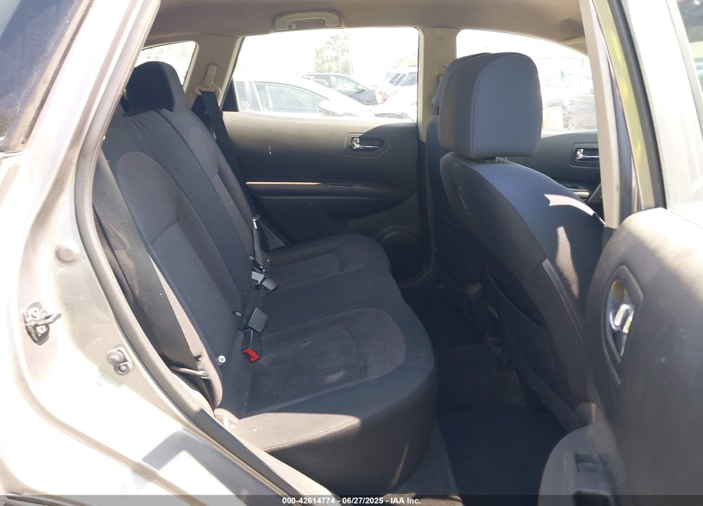 2014 NISSAN ROGUE VIN: JN8AS5MT2EW618820