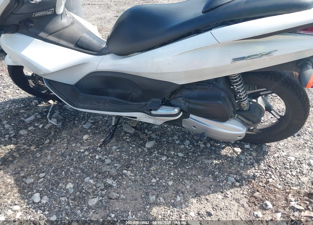 2011 HONDA PCX VIN: MLHJF2800B5000134