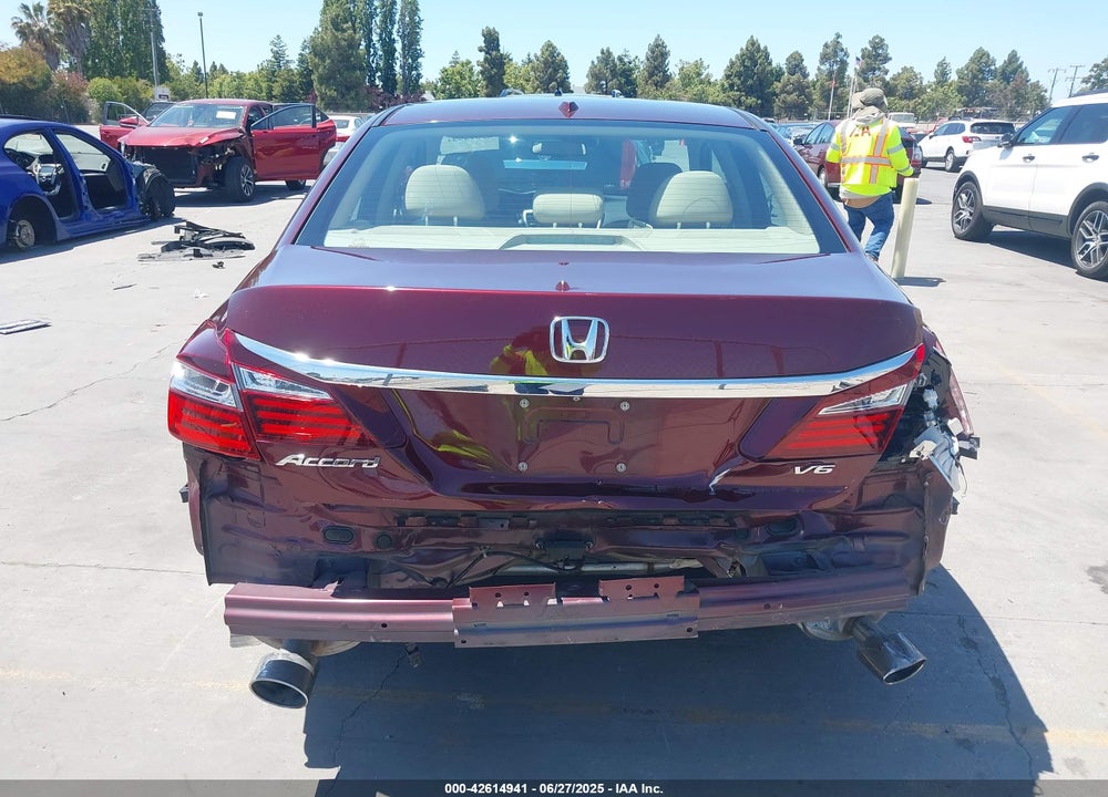 2017 HONDA ACCORD VIN: 1HGCR3F01HA013102