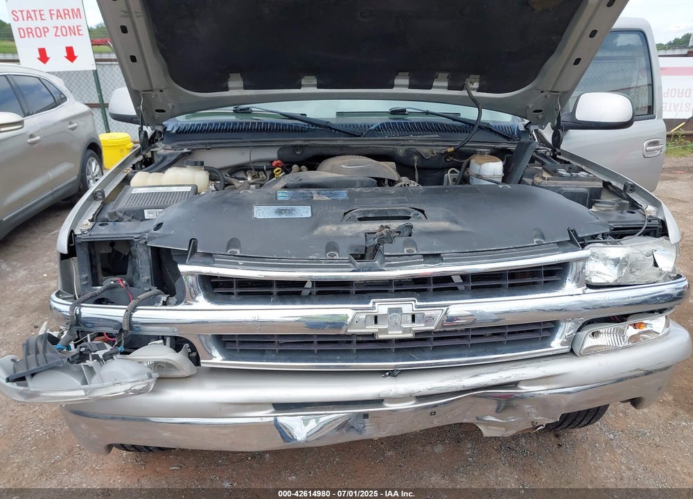 2005 CHEVROLET SUBURBAN 1500 LT VIN: 1GNEC16Z05J132564