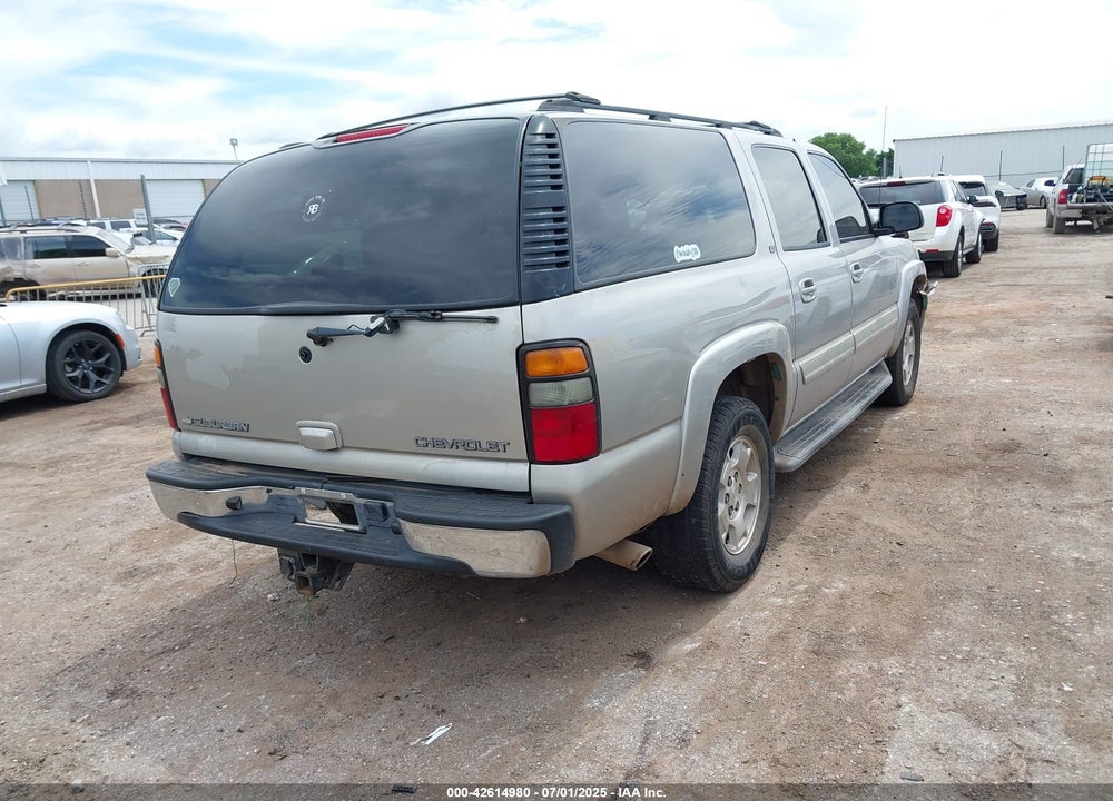 2005 CHEVROLET SUBURBAN 1500 LT VIN: 1GNEC16Z05J132564