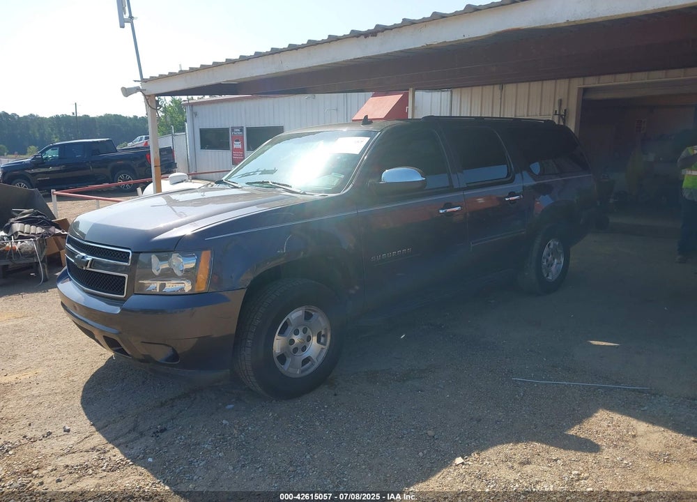 2010 CHEVROLET SUBURBAN 1500 LS VIN: 1GNUCHE05AR204166