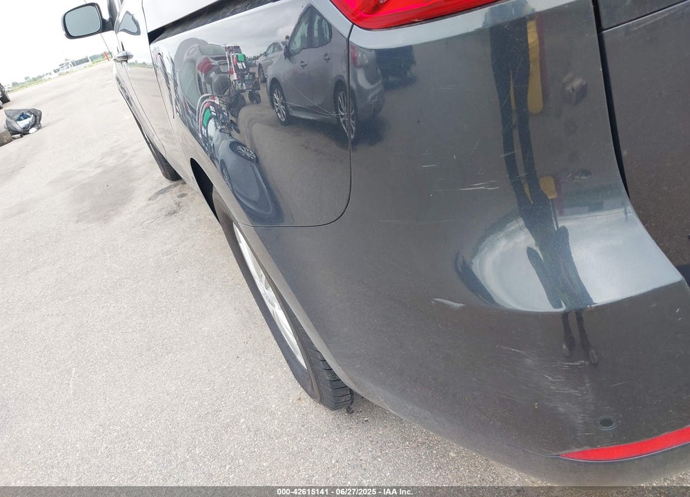 2017 KIA SEDONA LX VIN: KNDMB5C15H6247892
