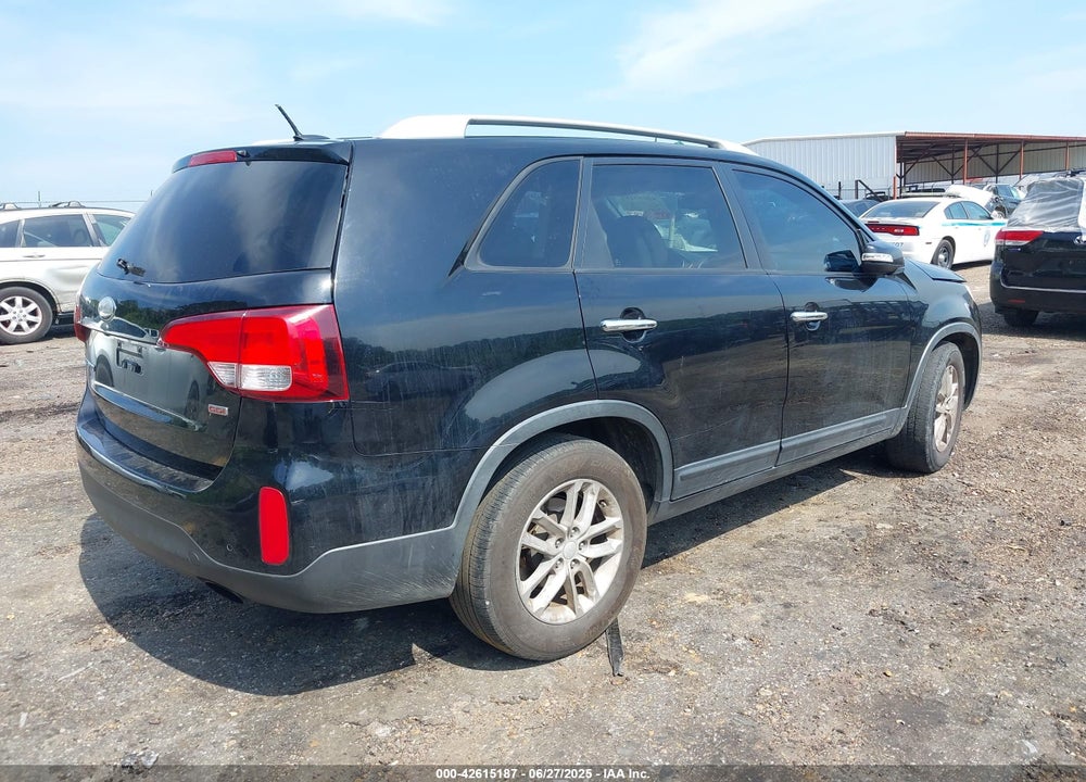 2014 KIA SORENTO VIN: 5XYKT3A65EG445145
