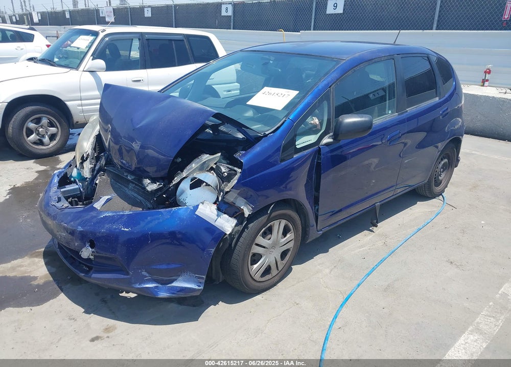 2011 HONDA FIT VIN: JHMGE8H3XBC008314