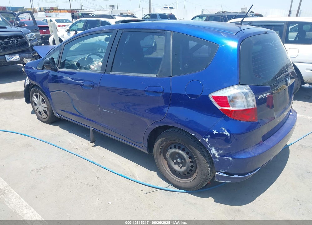 2011 HONDA FIT VIN: JHMGE8H3XBC008314
