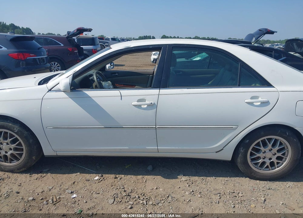 2005 TOYOTA CAMRY XLE VIN: 4T1BE32K35U581807