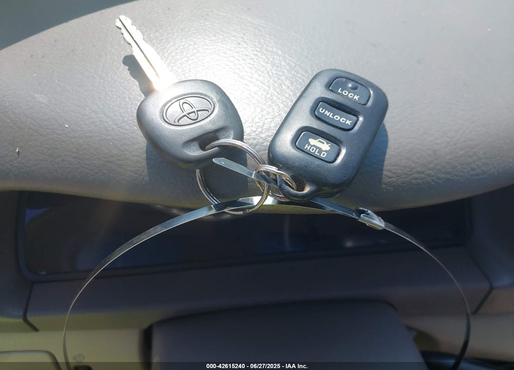 2005 TOYOTA CAMRY XLE VIN: 4T1BE32K35U581807