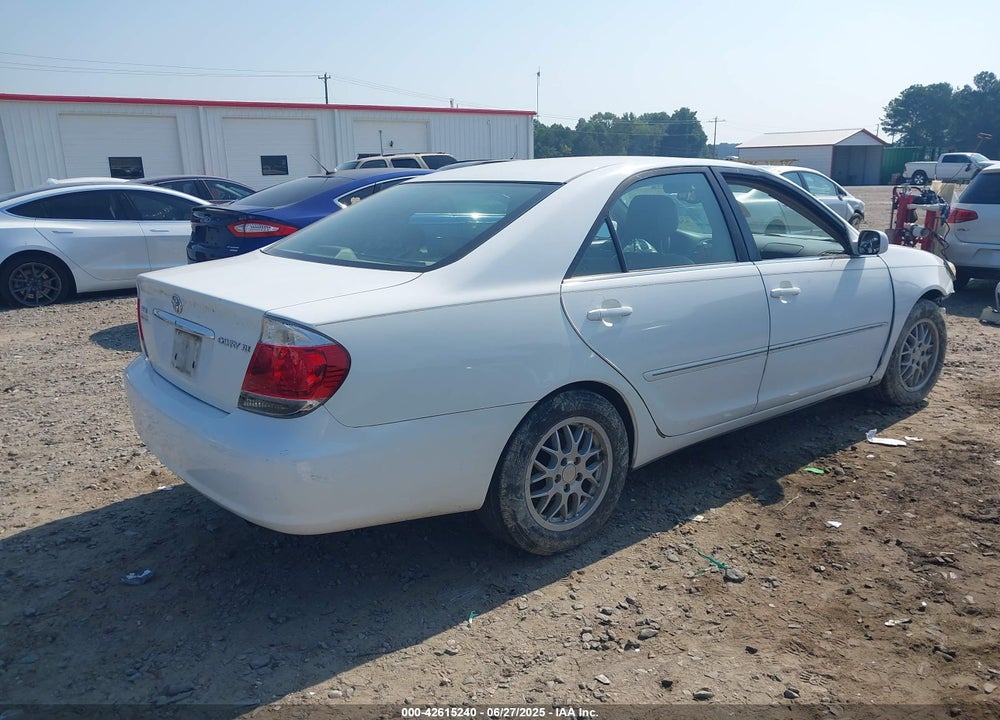 2005 TOYOTA CAMRY XLE VIN: 4T1BE32K35U581807