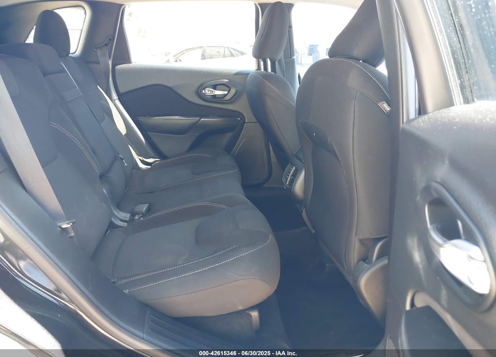 2015 JEEP CHEROKEE VIN: 1C4PJLCB0FW790917