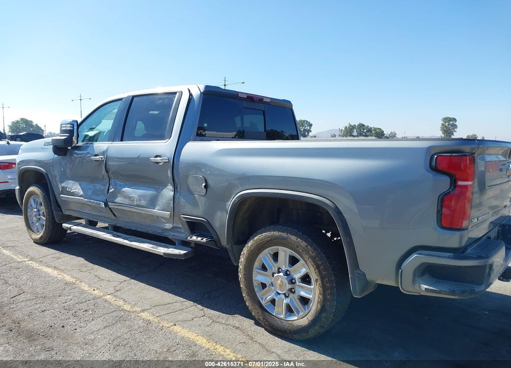 2024 CHEVROLET SILVERADO 2500HD 4WD STANDARD BED HIGH COUNTRY VIN: 2GC4YRE75R1109558