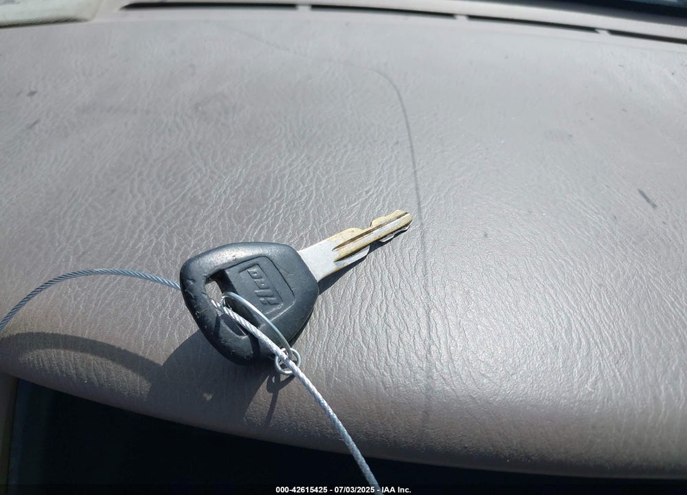 2001 HONDA ACCORD VALUE PACKAGE VIN: 1HGCF86601A031493