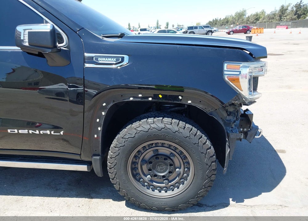 2021 GMC SIERRA 1500 4WD  SHORT BOX DENALI VIN: 3GTU9FET2MG383664