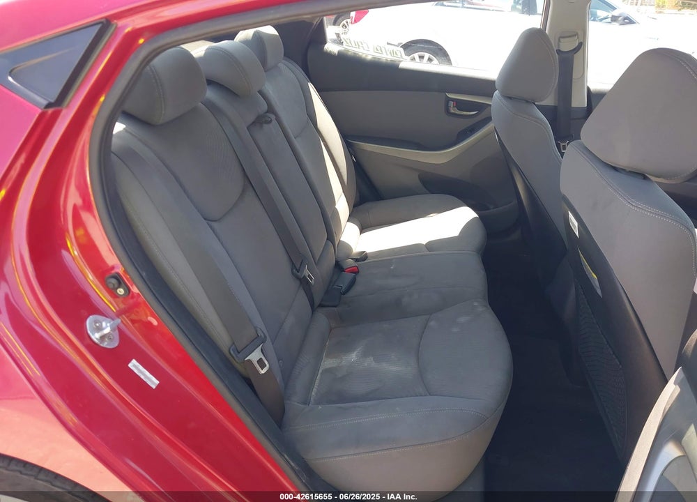 2015 HYUNDAI ELANTRA VIN: KMHDH4AE9FU355161