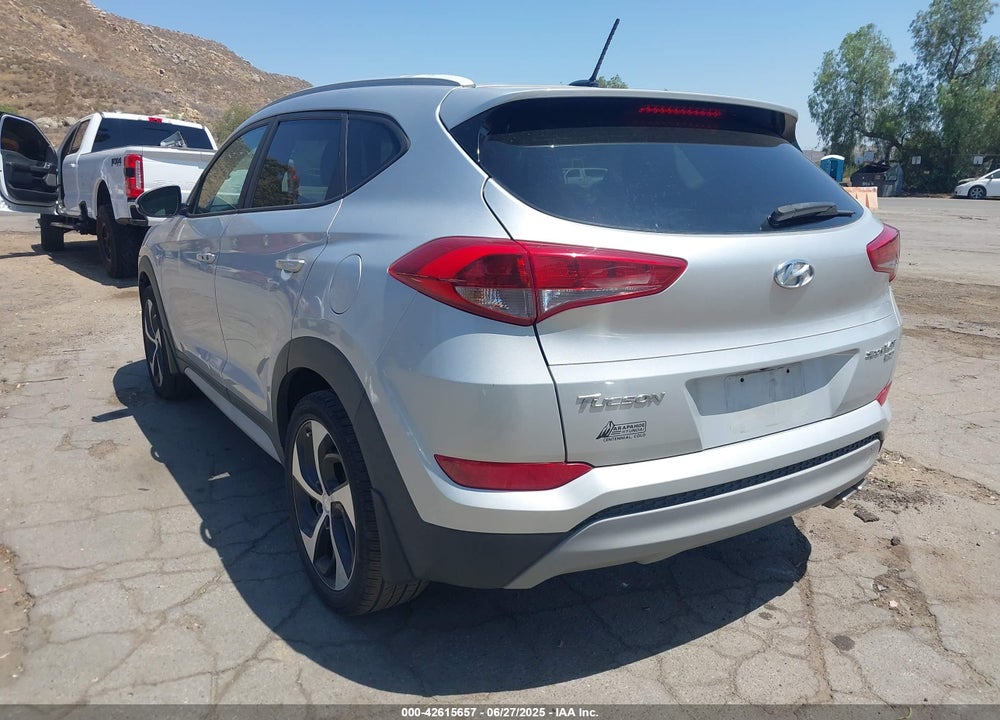 2017 HYUNDAI TUCSON VIN: KM8J3CA27HU444795