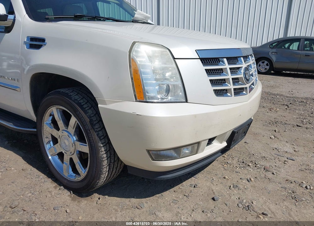2007 CADILLAC ESCALADE VIN: 1GYEC63827R258831