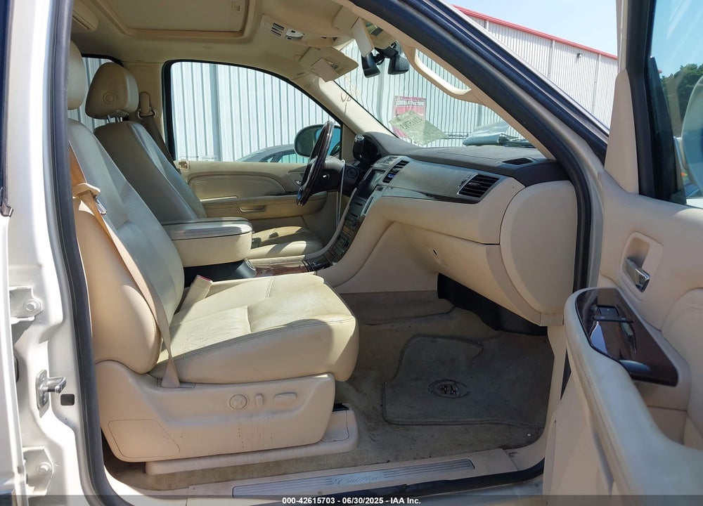2007 CADILLAC ESCALADE VIN: 1GYEC63827R258831