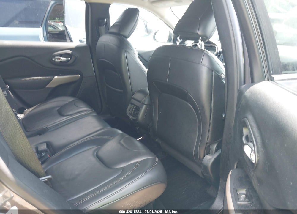 2017 JEEP CHEROKEE VIN: 1C4PJMDB5HW608720
