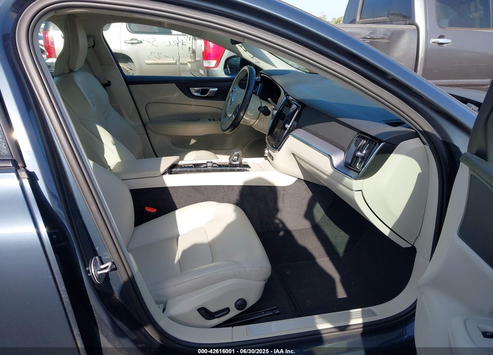 2024 VOLVO S60 B5 CORE DARK THEME VIN: 7JRL12TKXRG295195
