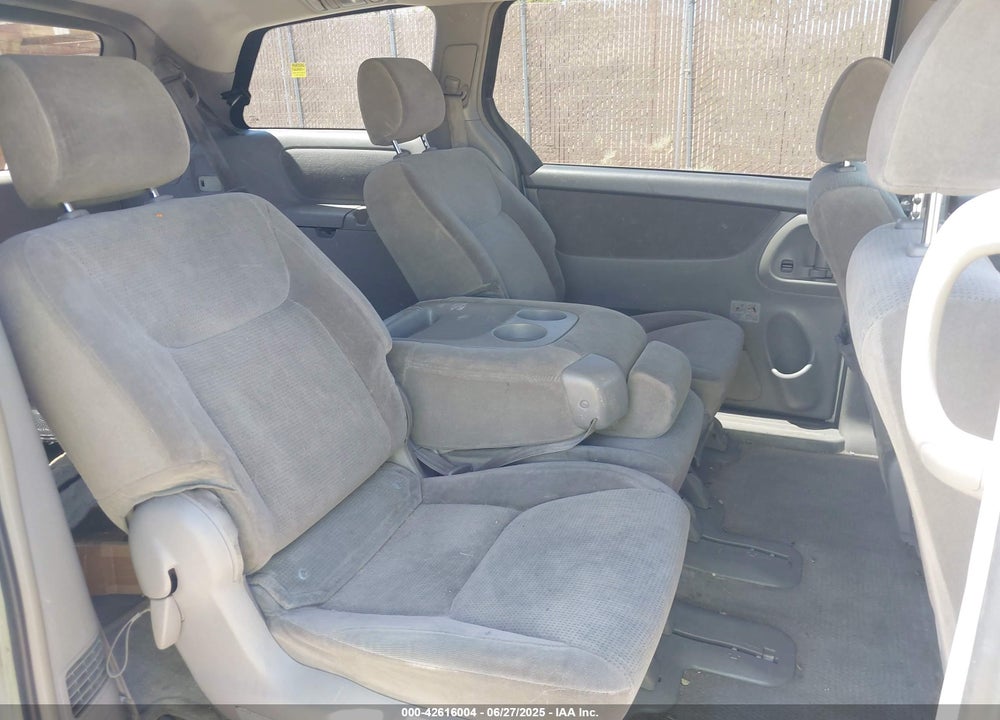 2005 TOYOTA SIENNA LE VIN: 5TDZA23C75S329210