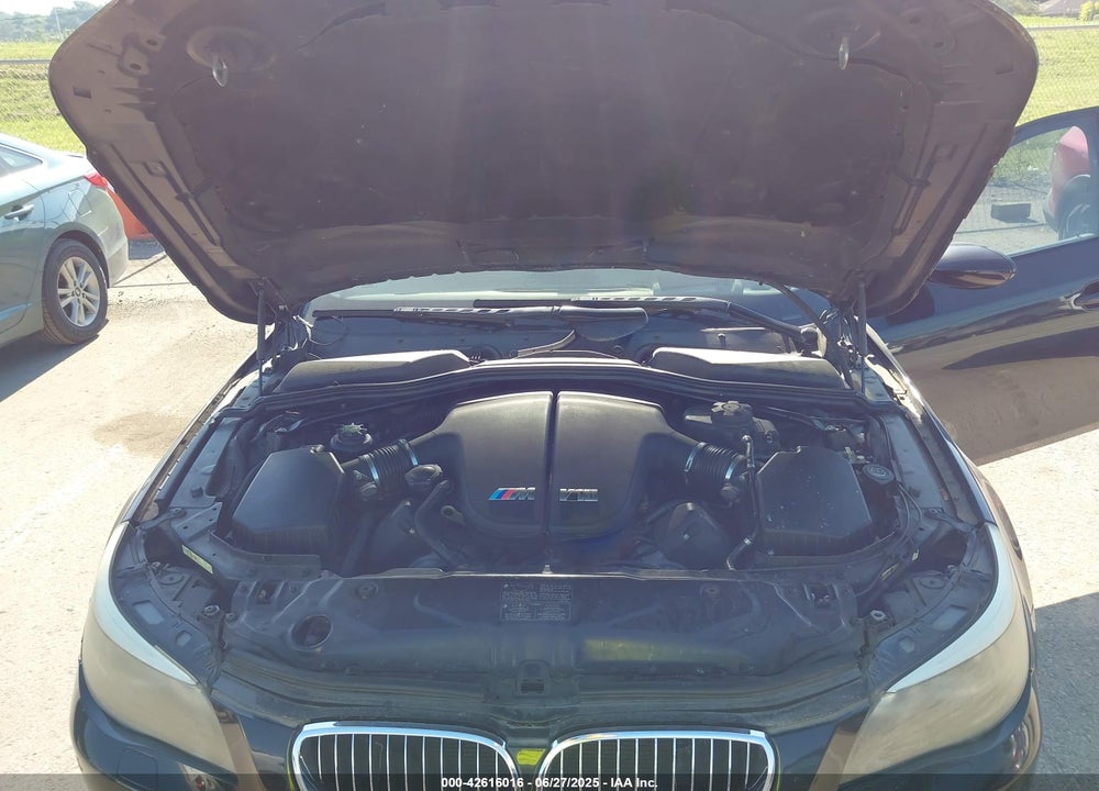 2007 BMW M5 VIN: WBSNB93587CX06825