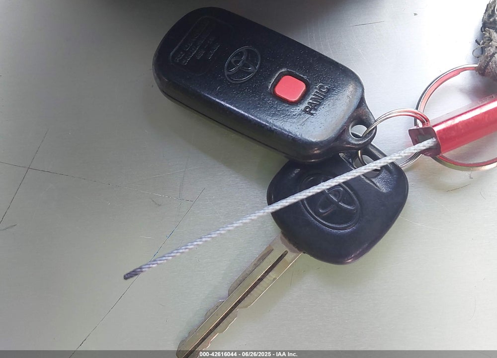 2002 TOYOTA PRIUS VIN: JT2BK18U320047325