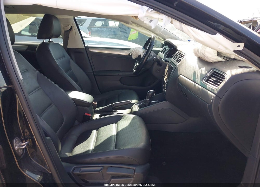 2016 VOLKSWAGEN JETTA VIN: 3VWD67AJ6GM397170