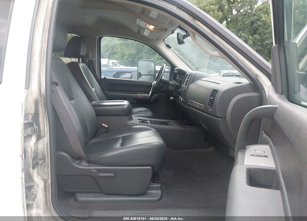 2009 CHEVROLET SILVERADO 2500HD LT VIN: 1GCHK53699F187792