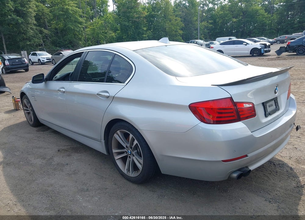 2012 BMW 528 VIN: WBAXH5C53CDW09590