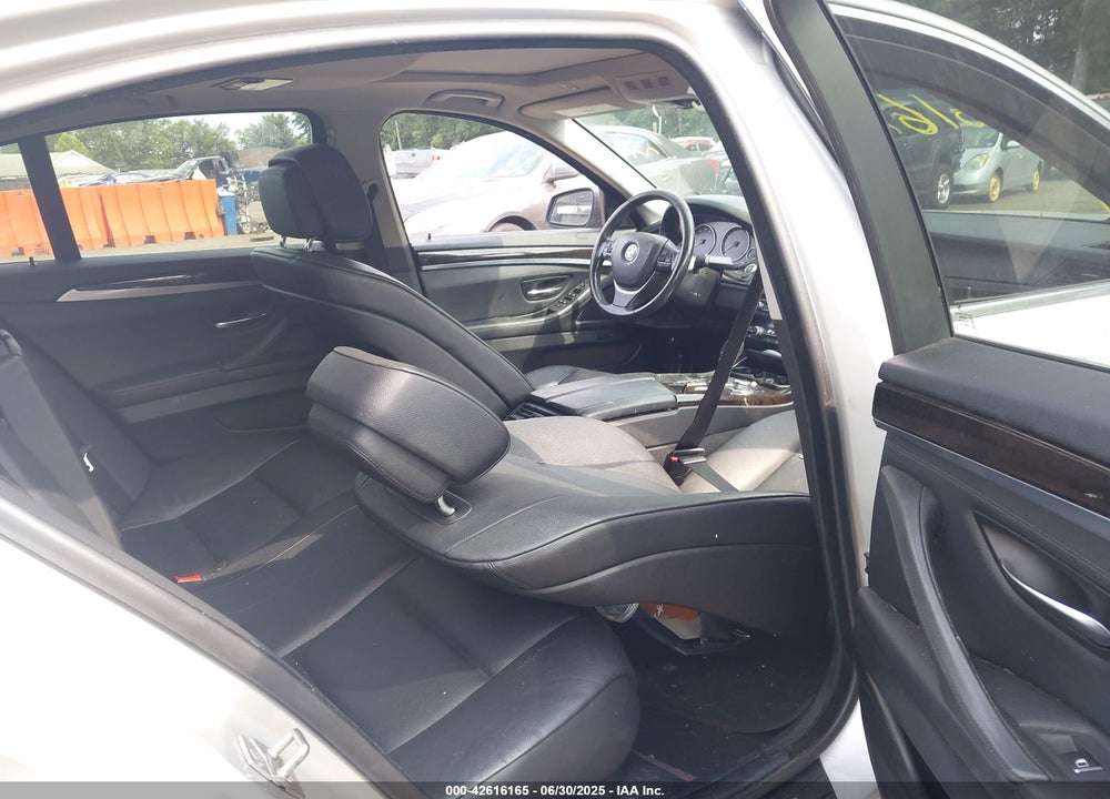 2012 BMW 528 VIN: WBAXH5C53CDW09590