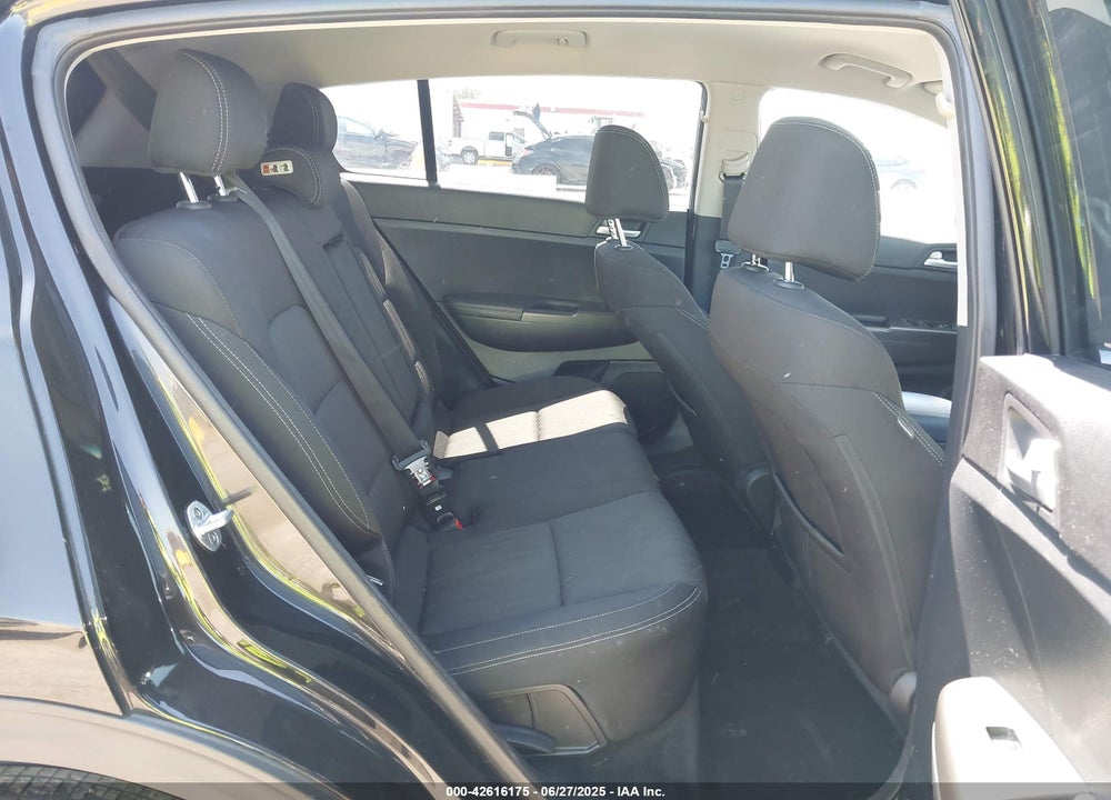 2017 KIA SPORTAGE VIN: KNDPMCAC6H7272729