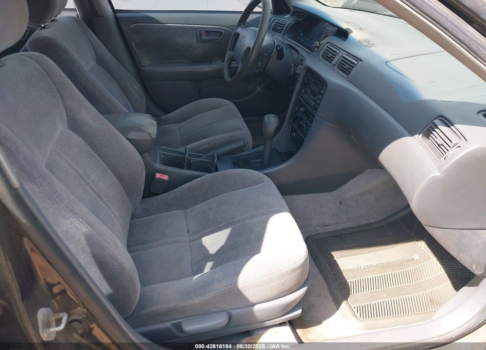 1999 TOYOTA CAMRY LE VIN: JT2BG22K9X0299117